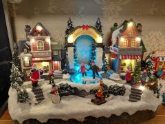 Formano Marka Işıklı Hareketli Noel Köyü 33 x 23 x 20 Boyut